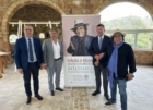AL BANO TESTIMONIAL DELLA CAMPAGNA 5 PER MILLE PER LA RICERCA ALL'IRCCS "DE BELLIS"