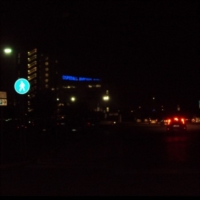 Sul parcheggio dell'ospedale ancora buio fitto