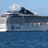 MSC  Musica a Brindisi  luned�  16  aprile : negozi  nuovamente  aperti  