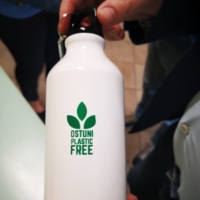 �Ostuni Plastic Free� 1200 borracce  alle Scuole elementari 