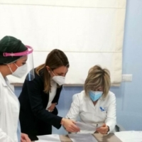COVID BRINDISI:CROLLO DEI POSITIVI TRA GLI OPERATORI SANITARI 