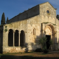 ABBAZIA DI SANTA MARIA DI CERRATE (LE) Zucche, laurieddhi, marionette e..