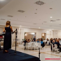Grande successo per la cena in blu-insieme per l'autismo