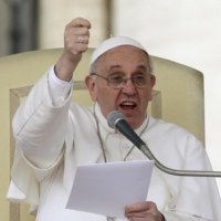 Cristiani sui social sull'esempio di @PONTIFEX