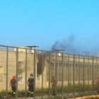Brindisi, proteste al CPR: fuoco ai materassi, un morto e gravi danni alla struttura