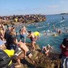 BRINDISI : TUFFO DI CAPODANNO : BAGNO DI FOLLA