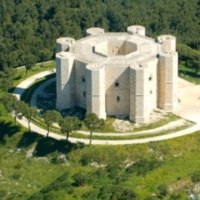 PASQUA E PASQUETTA: CASTELLI, MUSEI E PARCHI ARCHEOLOGICI APERTI AL PUBBLICO