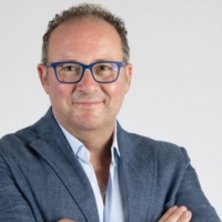 REGIONE PUGLIA : LA NOTTE ESCE DALLA MAGGIORANZA